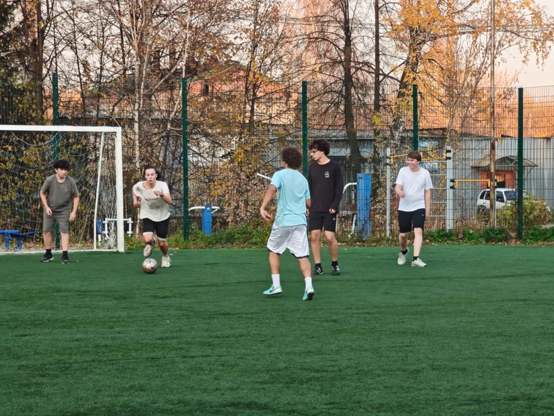Футбольный турнир второго курса: игра настоящих команд